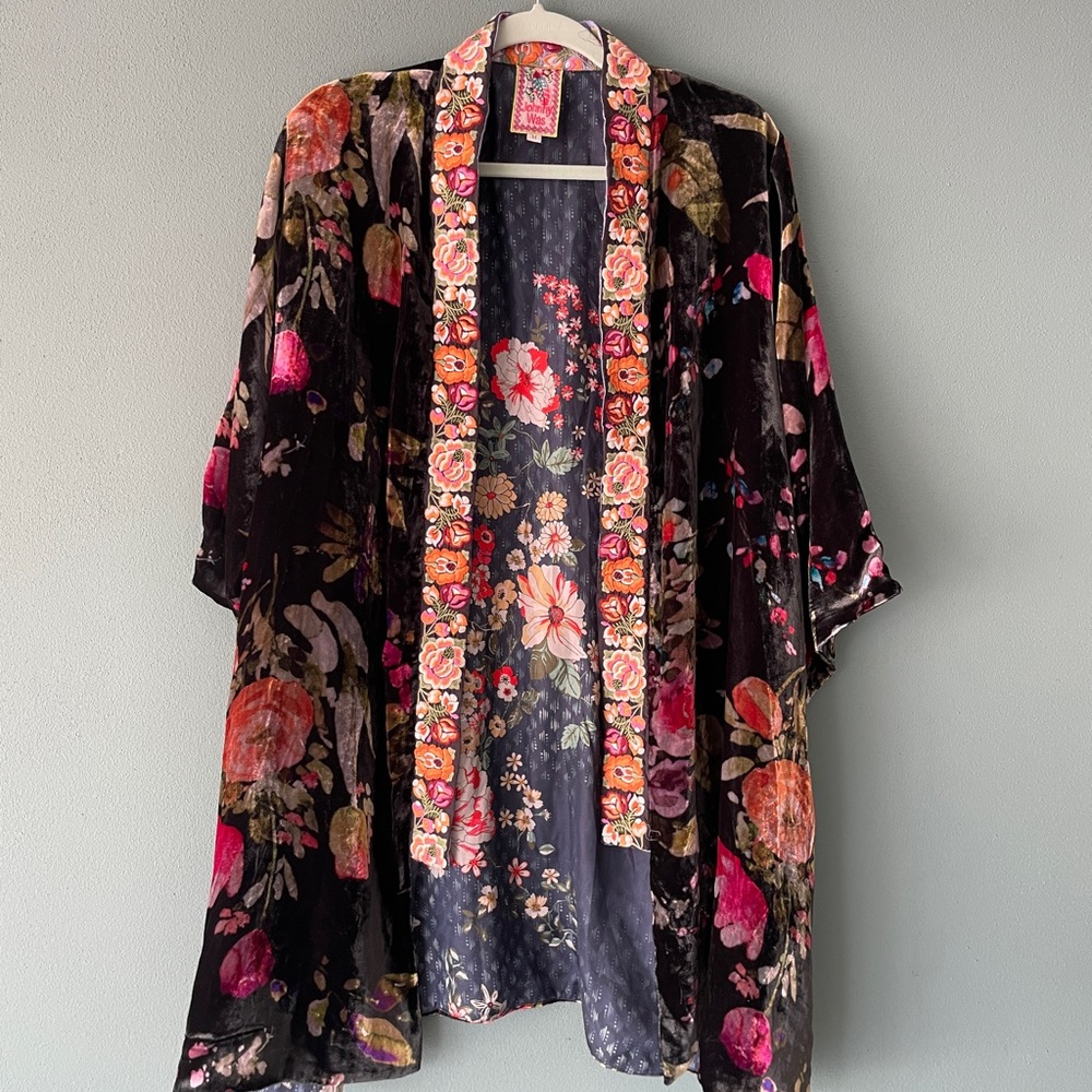 Johnny Was floral wrap M
